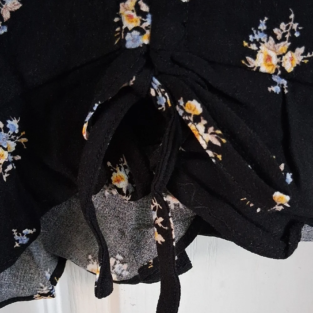 Forever 21 Black Floral Mini Skirt